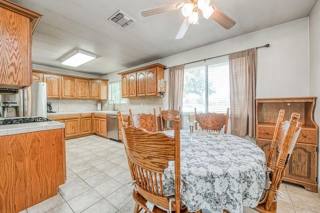 5400 Amber Avenue, Clovis, CA 93619