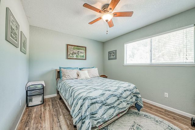 5400 Amber Avenue, Clovis, CA 93619