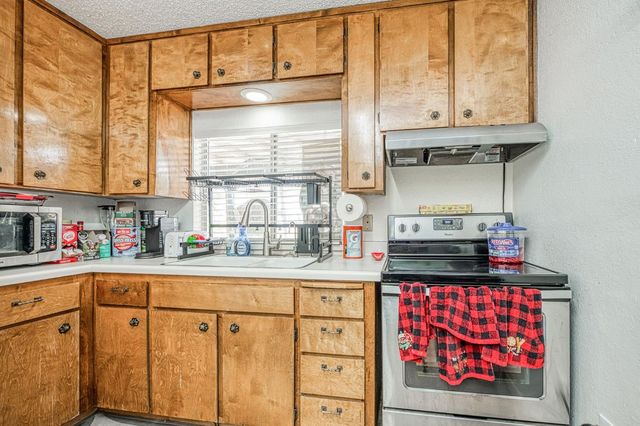 5400 Amber Avenue, Clovis, CA 93619