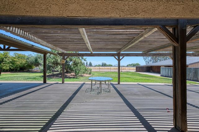 5400 Amber Avenue, Clovis, CA 93619