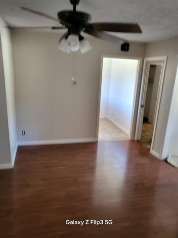 5400 Amber Avenue, Clovis, CA 93619