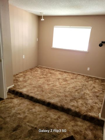 5400 Amber Avenue, Clovis, CA 93619