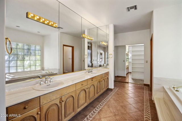8700 N 58TH Place, Paradise Valley, AZ 85253