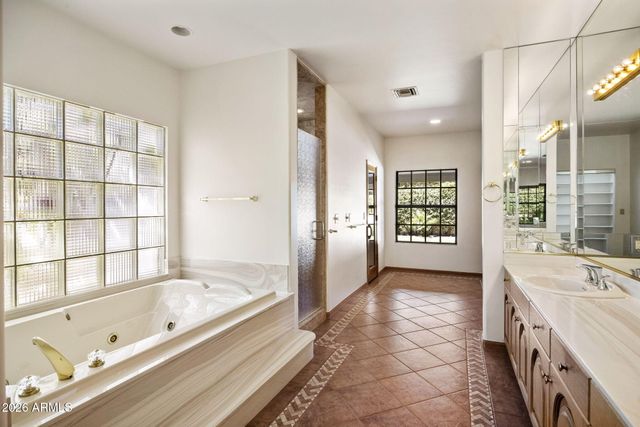 8700 N 58TH Place, Paradise Valley, AZ 85253
