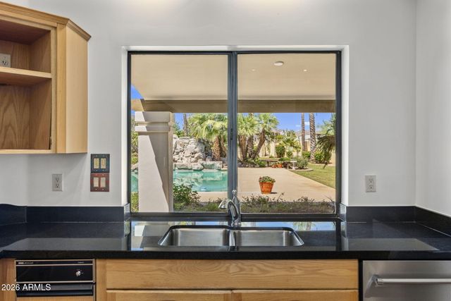8700 N 58TH Place, Paradise Valley, AZ 85253