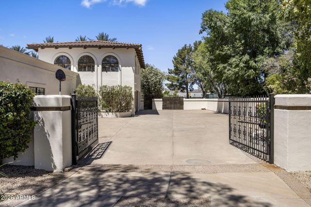 8700 N 58TH Place, Paradise Valley, AZ 85253