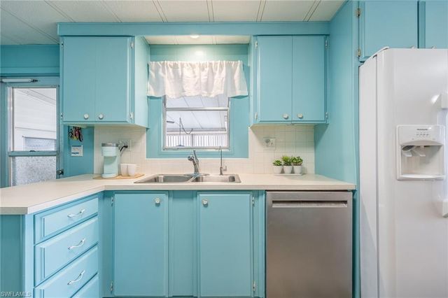 101 Elise DR, Fort Myers, FL 33908