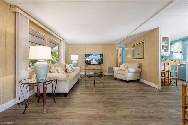 101 Elise DR, Fort Myers, FL 33908
