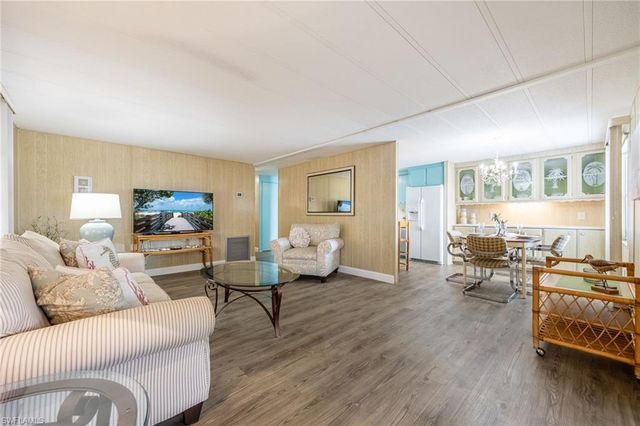 101 Elise DR, Fort Myers, FL 33908