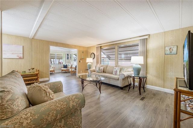 101 Elise DR, Fort Myers, FL 33908