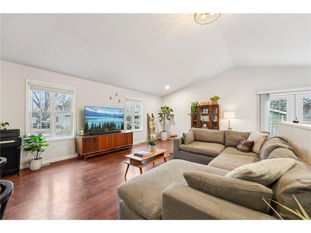 719 Monroe Street, Hudson, WI 54016