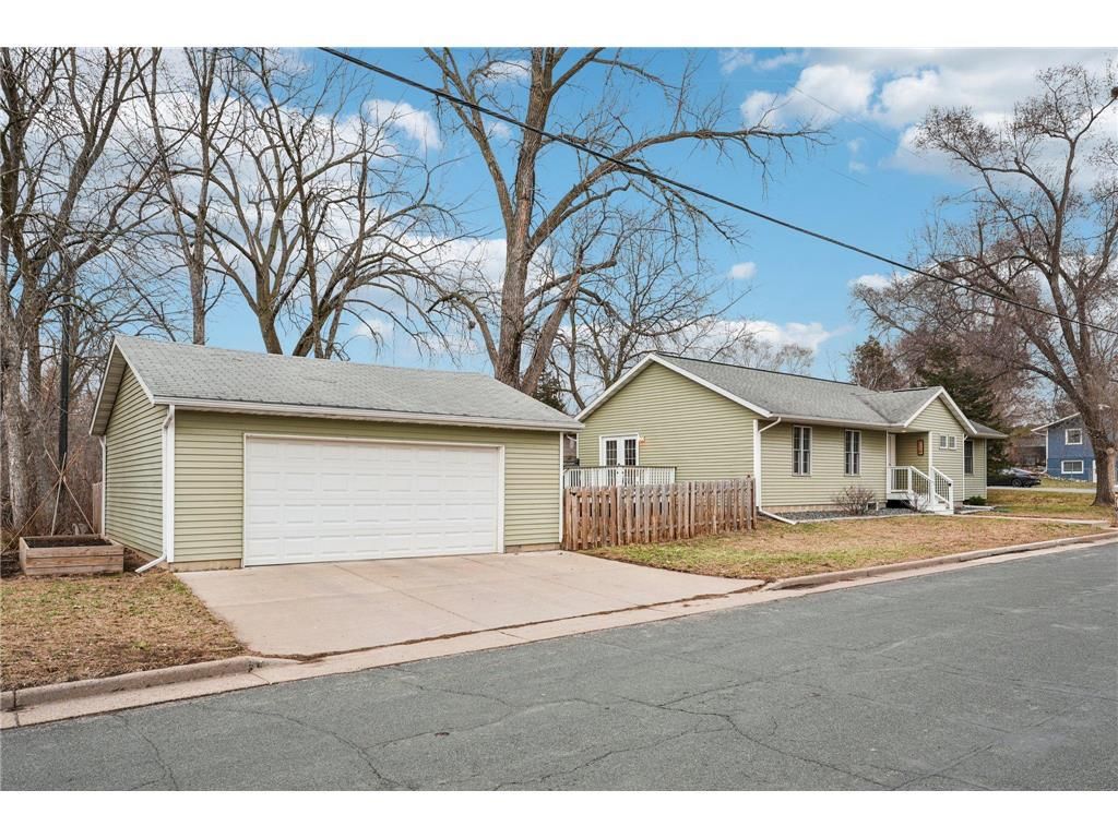 719 Monroe Street, Hudson, WI 54016