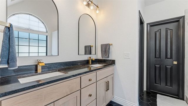 5607 Chadwick Drive, Rogers, AR 72758