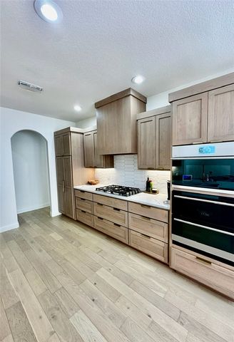 5607 Chadwick Drive, Rogers, AR 72758