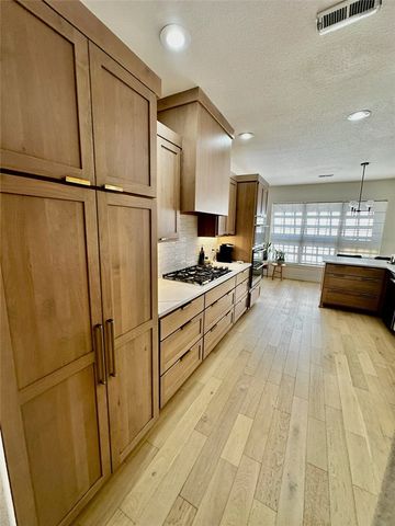 5607 Chadwick Drive, Rogers, AR 72758