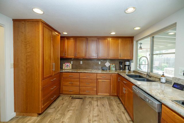 2600 Raleigh Ct, Turlock, CA 95382