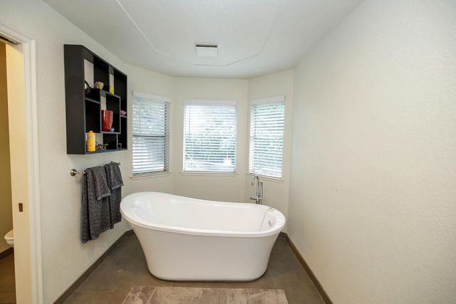 2600 Raleigh Ct, Turlock, CA 95382