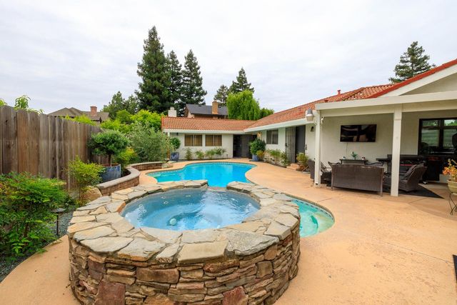 2600 Raleigh Ct, Turlock, CA 95382