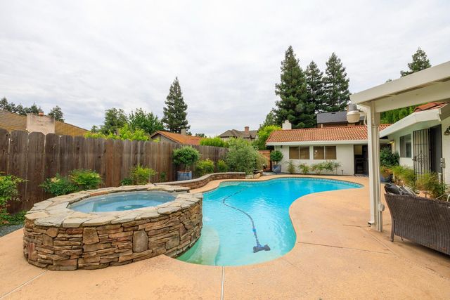2600 Raleigh Ct, Turlock, CA 95382