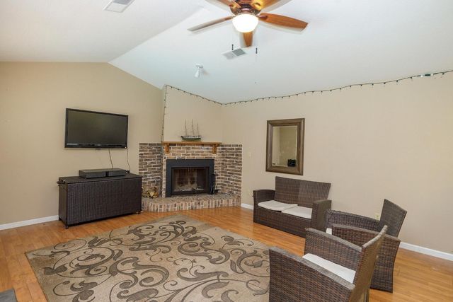 2600 Raleigh Ct, Turlock, CA 95382