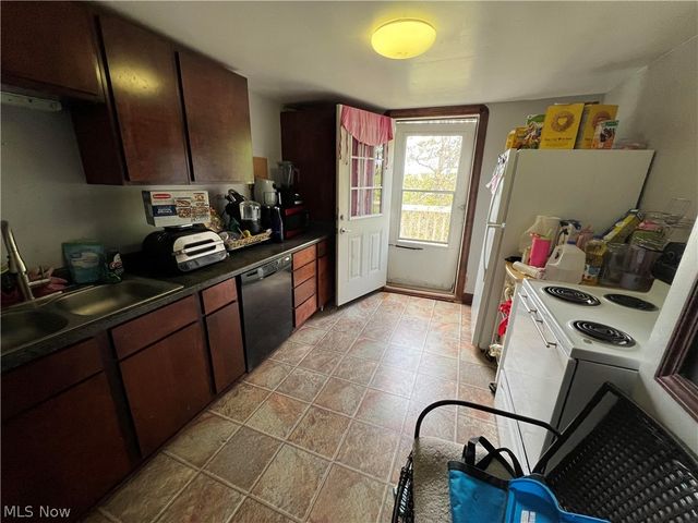 5406 Theota Avenue, Parma, OH 44129