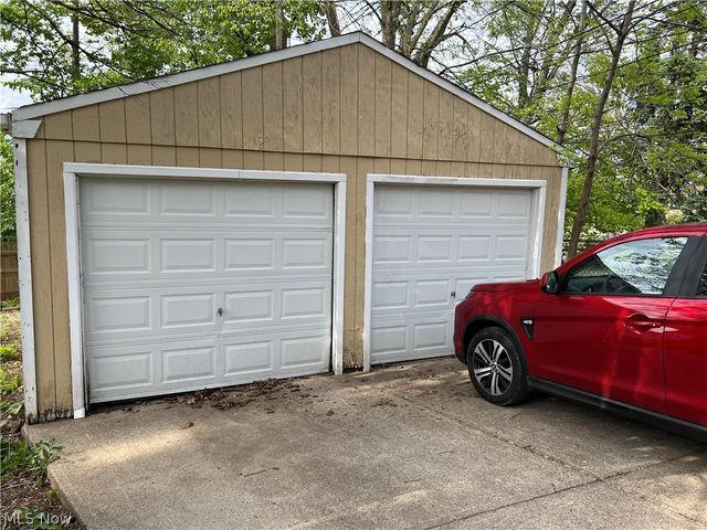 5406 Theota Avenue, Parma, OH 44129