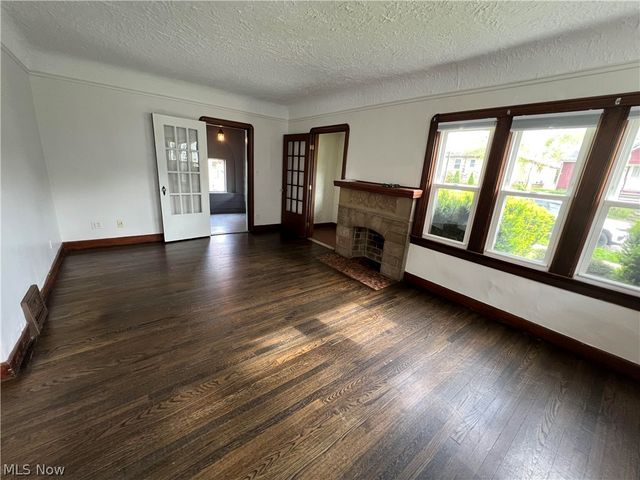 5406 Theota Avenue, Parma, OH 44129
