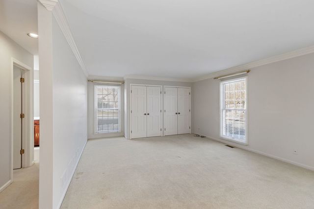 43 Ravenscraig Lane, Inverness, IL 60067