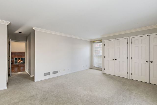 43 Ravenscraig Lane, Inverness, IL 60067