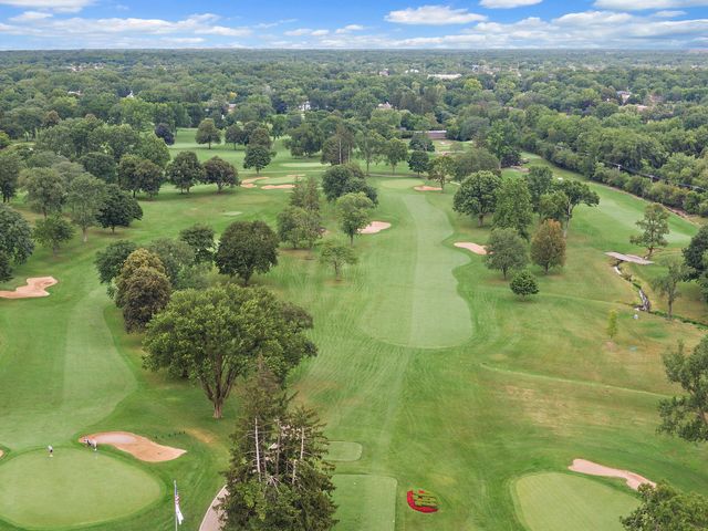 43 Ravenscraig Lane, Inverness, IL 60067