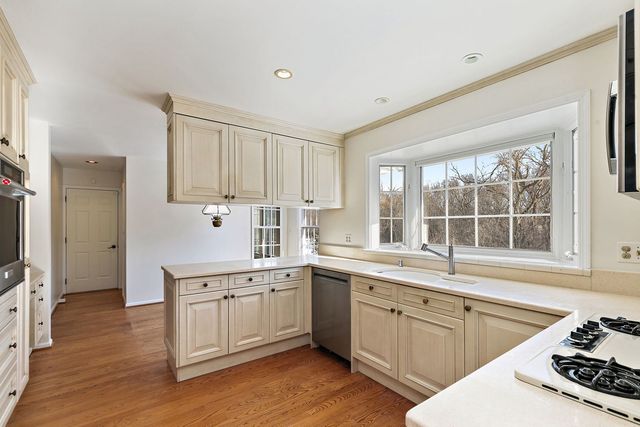 43 Ravenscraig Lane, Inverness, IL 60067