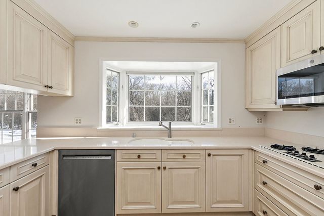 43 Ravenscraig Lane, Inverness, IL 60067