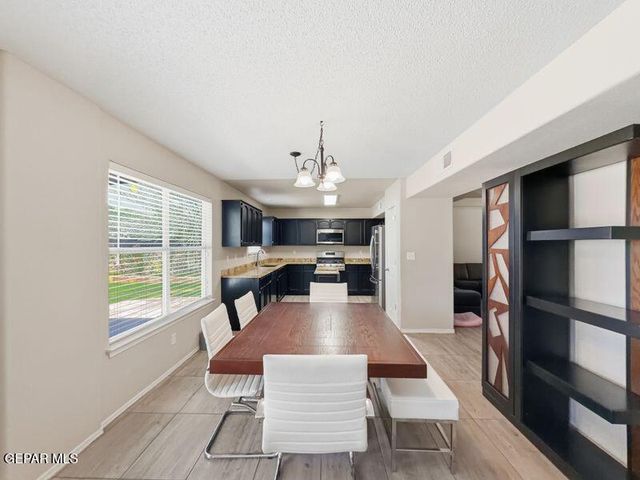 733 VERN BUTLER Drive, El Paso, TX 79932