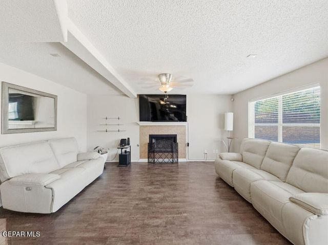 733 VERN BUTLER Drive, El Paso, TX 79932