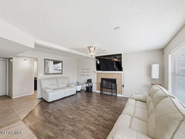 733 VERN BUTLER Drive, El Paso, TX 79932