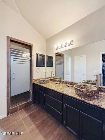 733 VERN BUTLER Drive, El Paso, TX 79932