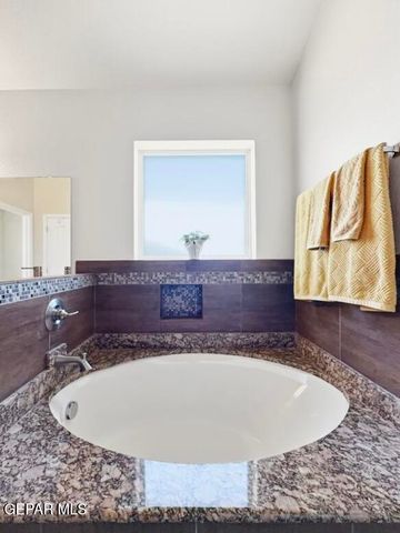 733 VERN BUTLER Drive, El Paso, TX 79932