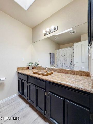 733 VERN BUTLER Drive, El Paso, TX 79932