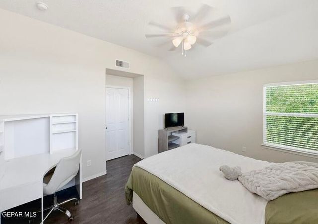 733 VERN BUTLER Drive, El Paso, TX 79932