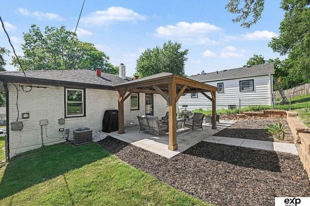1439 S 54 Street, Omaha, NE 68106