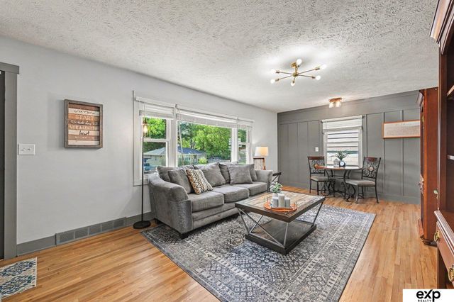 1439 S 54 Street, Omaha, NE 68106