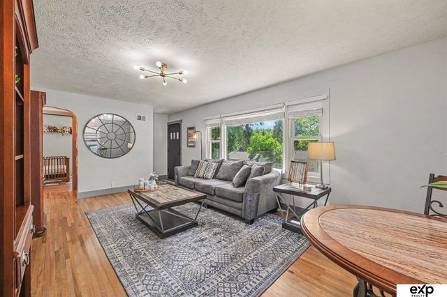 1439 S 54 Street, Omaha, NE 68106