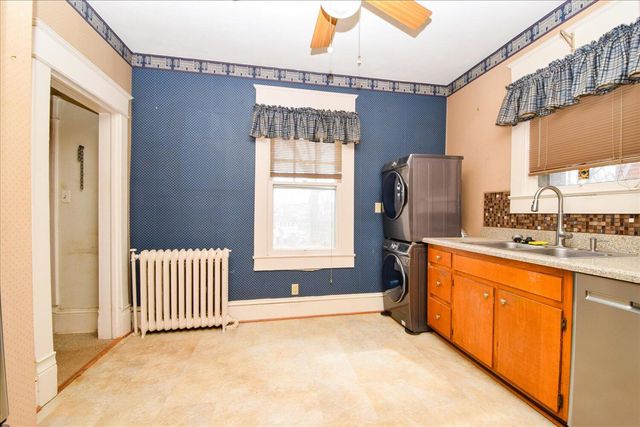 1906 Oxford AVE, Roanoke, VA 24015