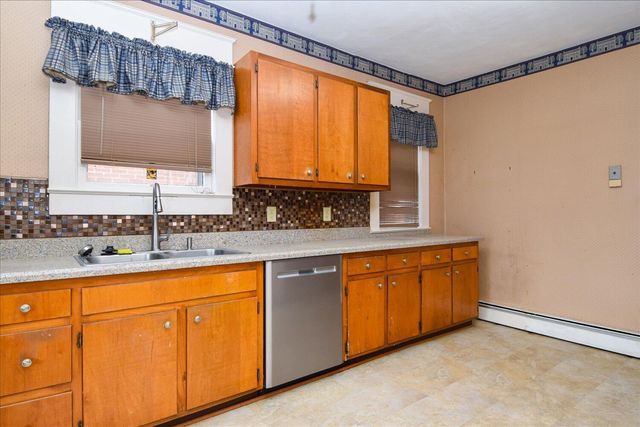 1906 Oxford AVE, Roanoke, VA 24015