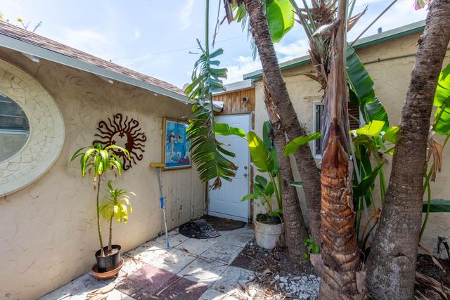 1016 N E Street, Lake Worth Beach, FL 33460