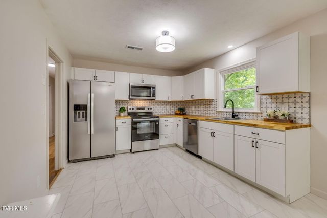 151 Taylortown Road, Johnson City, TN 37601