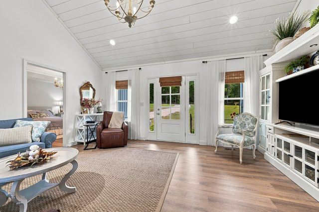 4287 Highway 47, E, White Bluff, TN 37187