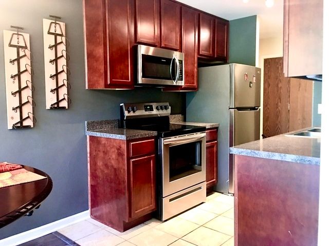 6020 Oakwood Drive 3J, Lisle, IL 60532