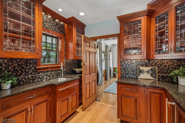 174 Highland Ave, Montclair Twp., NJ 07042