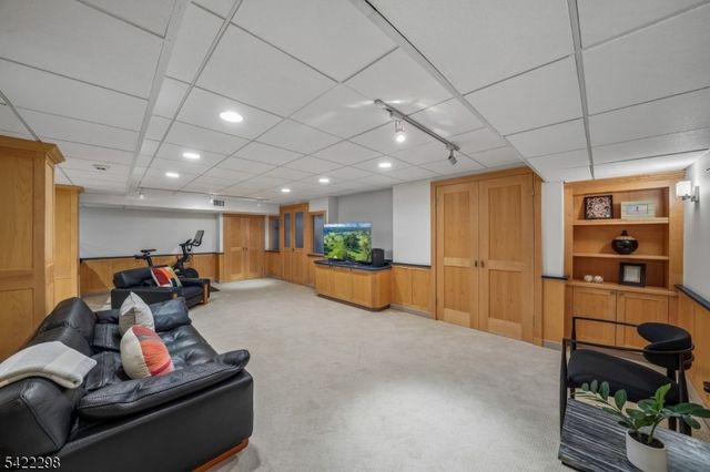 174 Highland Ave, Montclair Twp., NJ 07042